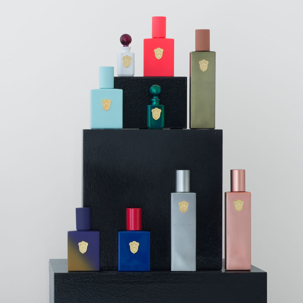 http://www.kellywearstler.com/dw/image/v2/AAJB_PRD/on/demandware.static/-/Sites-kw-master-catalog/default/v1524717076807/images/rdf15009/rdf15009_color.as_view.1.jpg?sw=1000&sh=1000 http://www.kellywearstler.com/dw/image/v2/AAJB_PRD/on/demandware.static/-/Sites-kw-master-catalog/default/v1524717076807/images/rdf15009/rdf15009_color.as_view.1.jpg?sw=1000&sh=1000
