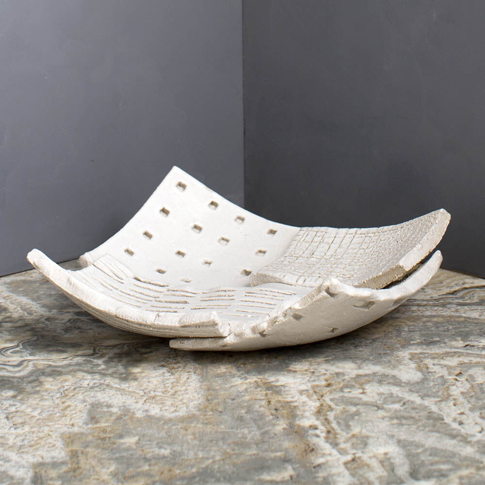http://www.kellywearstler.com/dw/image/v2/AAJB_PRD/on/demandware.static/-/Sites-kw-master-catalog/default/v1529677344710/images/HDC0194/HDC0194_view.1.jpg?sw=1000&sh=1000 http://www.kellywearstler.com/dw/image/v2/AAJB_PRD/on/demandware.static/-/Sites-kw-master-catalog/default/v1529677344710/images/HDC0194/HDC0194_view.1.jpg?sw=1000&sh=1000