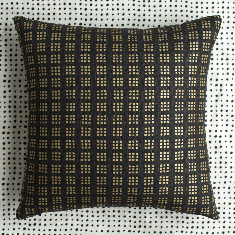 PARADOX PILLOW - BLK GOLD image number 1