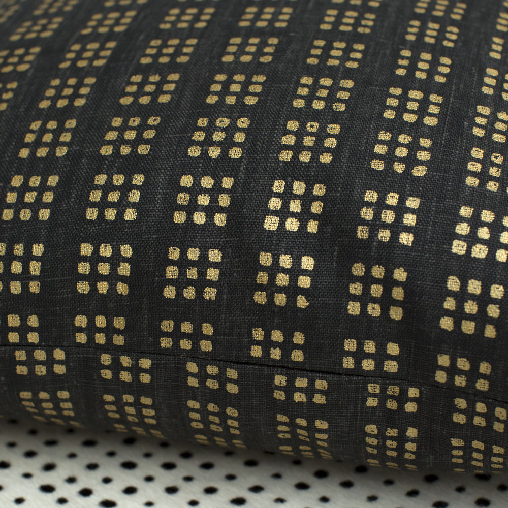 PARADOX PILLOW - BLK GOLD image number 2