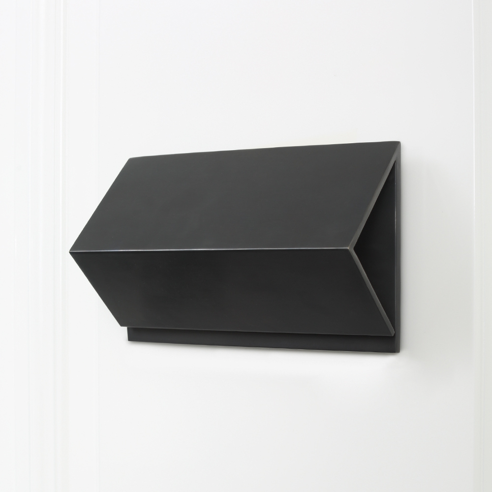 ESKER SMALL TRIANGLE SCONCE image number 2