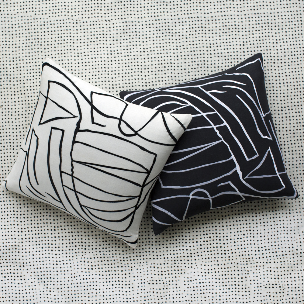 GRAFFITO PILLOW image number 3
