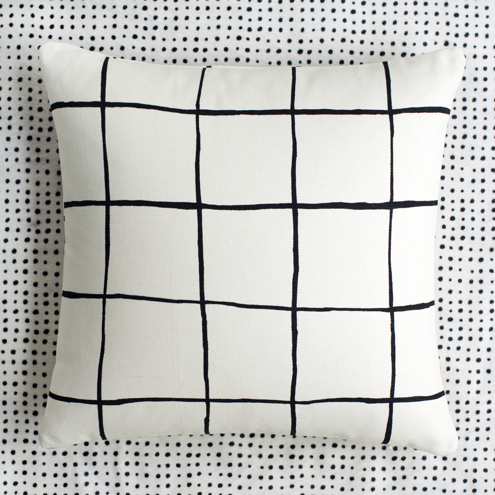 COQUETTE PILLOW-IVORY BLACK image number 1