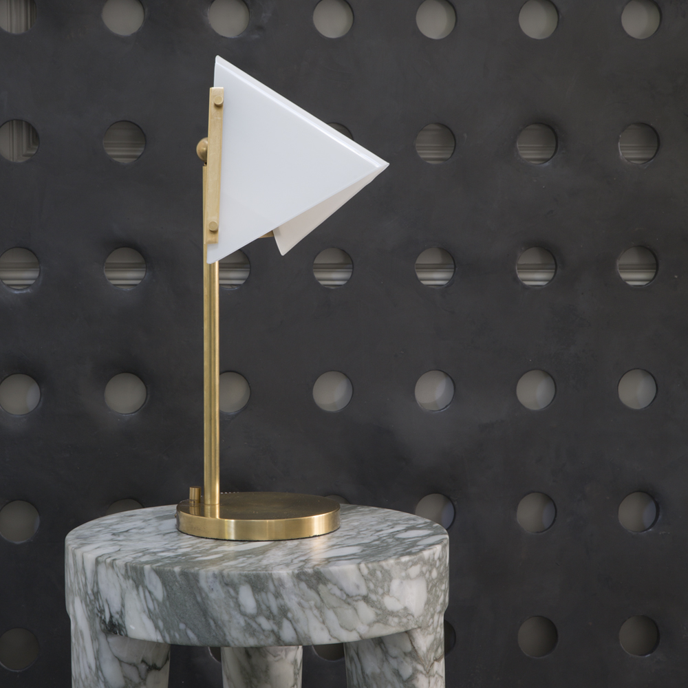 FORMA ROUND BASE TABLE LAMP image number 2