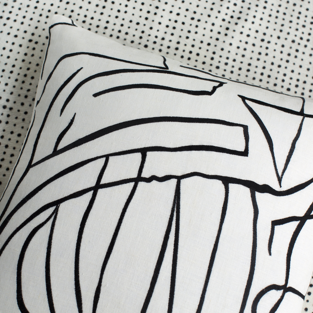 GRAFFITO PILLOW image number 2