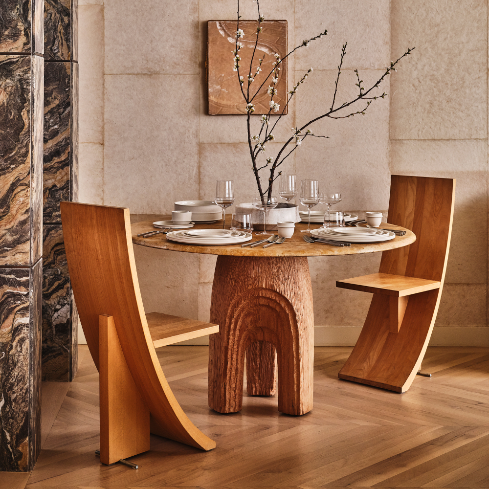Echo Dining Table image number 1