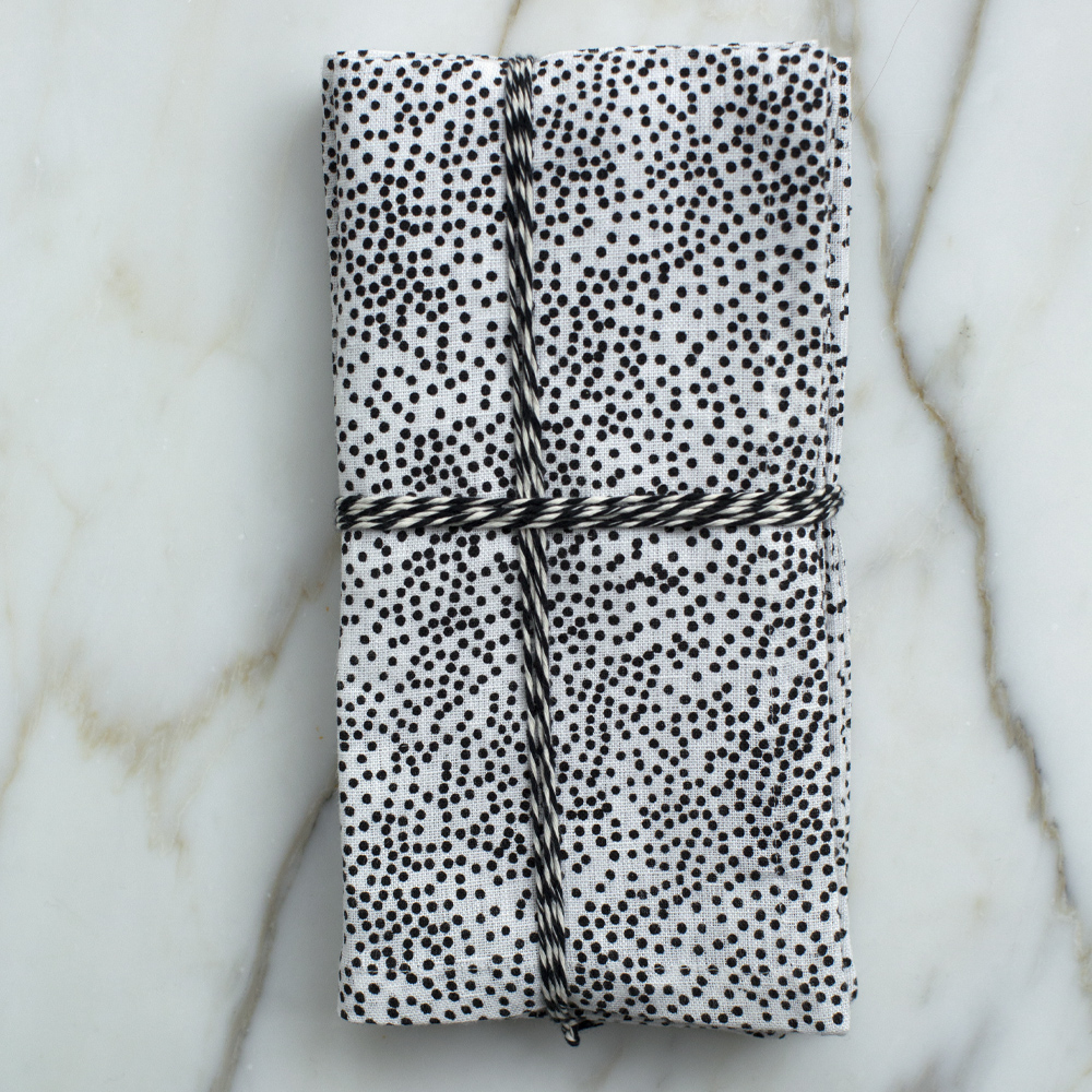 DOTS DINNER NAPKINS - BLACK