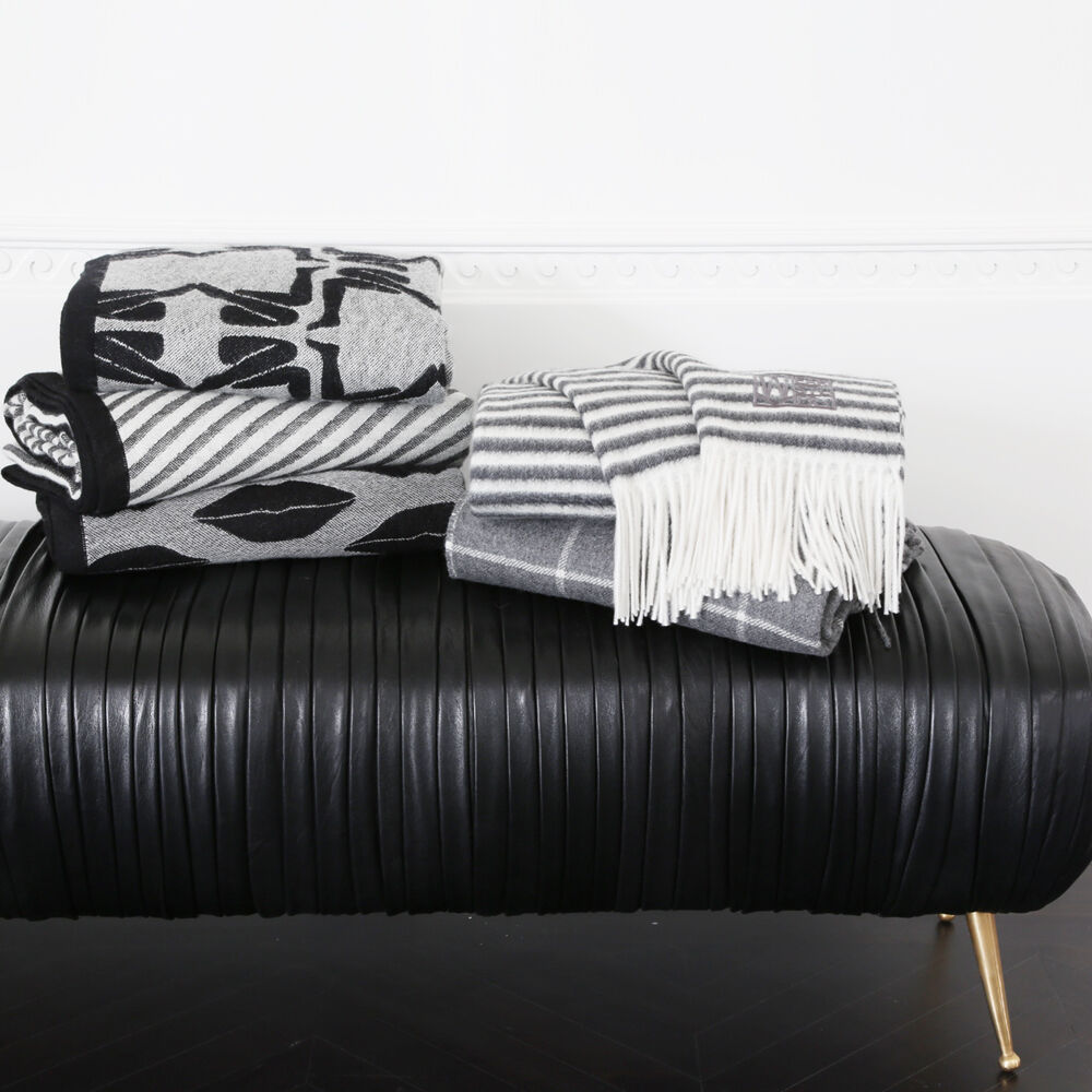 https://www.kellywearstler.com/dw/image/v2/AAJB_PRD/on/demandware.static/-/Sites-kw-master-catalog/default/v1539958522933/images/hth0002/hth0002_color.blkwh_view.1.jpg?sw=1000&sh=1000 https://www.kellywearstler.com/dw/image/v2/AAJB_PRD/on/demandware.static/-/Sites-kw-master-catalog/default/v1539958522933/images/hth0002/hth0002_color.blkwh_view.1.jpg?sw=1000&sh=1000