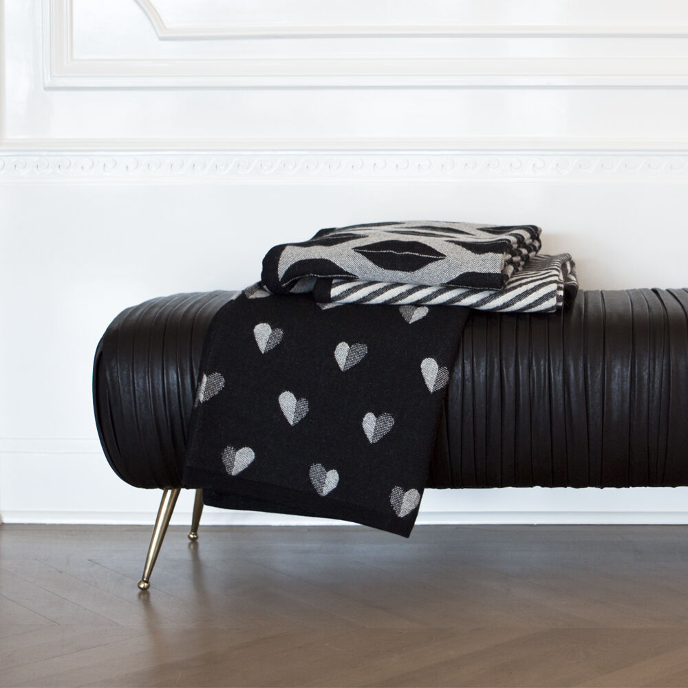 https://www.kellywearstler.com/dw/image/v2/AAJB_PRD/on/demandware.static/-/Sites-kw-master-catalog/default/v1539958522933/images/hth0008/hth0008_color.bkwht_view.1.jpg?sw=1000&sh=1000 https://www.kellywearstler.com/dw/image/v2/AAJB_PRD/on/demandware.static/-/Sites-kw-master-catalog/default/v1539958522933/images/hth0008/hth0008_color.bkwht_view.1.jpg?sw=1000&sh=1000