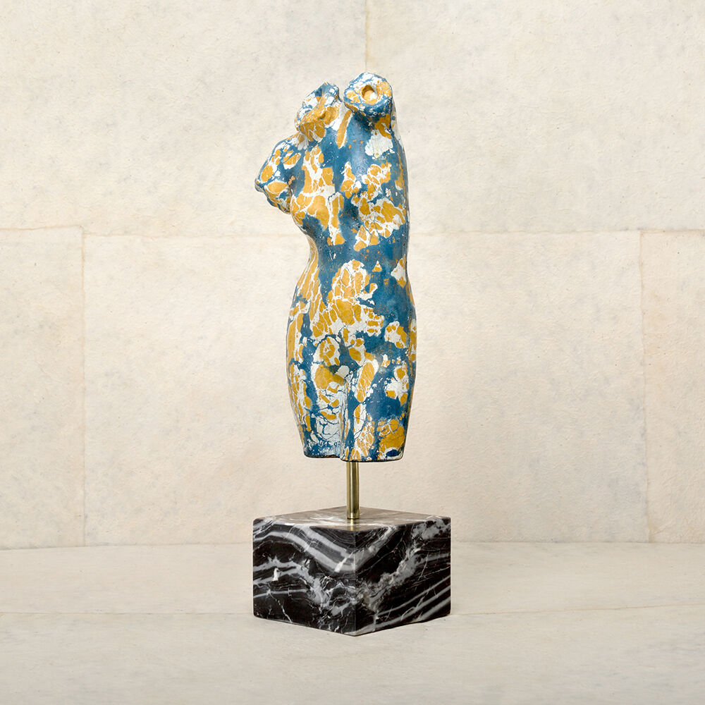 https://www.kellywearstler.com/dw/image/v2/AAJB_PRD/on/demandware.static/-/Sites-kw-master-catalog/default/v1560644922131/images/HDC0193/HDC0193_color.BW_view.1.jpg?sw=1000&sh=1000 https://www.kellywearstler.com/dw/image/v2/AAJB_PRD/on/demandware.static/-/Sites-kw-master-catalog/default/v1560644922131/images/HDC0193/HDC0193_color.BW_view.1.jpg?sw=1000&sh=1000