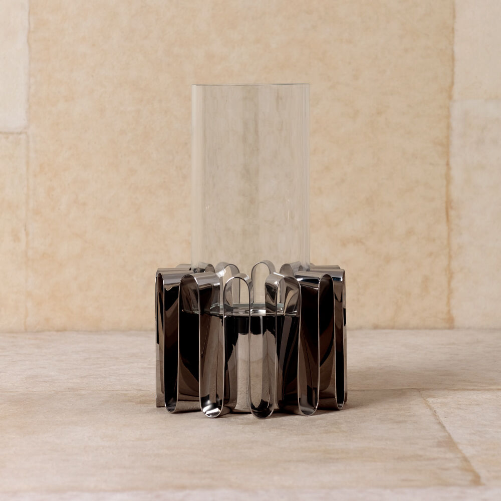 https://www.kellywearstler.com/dw/image/v2/AAJB_PRD/on/demandware.static/-/Sites-kw-master-catalog/default/v1611288028533/images/GJ005/GJ005_color.AS_view.1.jpg?sw=1000&sh=1000 https://www.kellywearstler.com/dw/image/v2/AAJB_PRD/on/demandware.static/-/Sites-kw-master-catalog/default/v1611288028533/images/GJ005/GJ005_color.AS_view.1.jpg?sw=1000&sh=1000