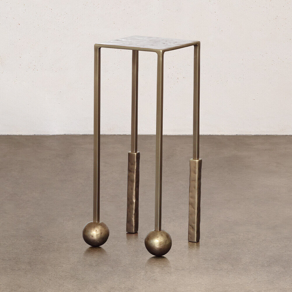 https://www.kellywearstler.com/dw/image/v2/AAJB_PRD/on/demandware.static/-/Sites-kw-master-catalog/default/v1614955110157/images/FTA15012/FTA15012_view.1.jpg?sw=1000&sh=1000 https://www.kellywearstler.com/dw/image/v2/AAJB_PRD/on/demandware.static/-/Sites-kw-master-catalog/default/v1614955110157/images/FTA15012/FTA15012_view.1.jpg?sw=1000&sh=1000