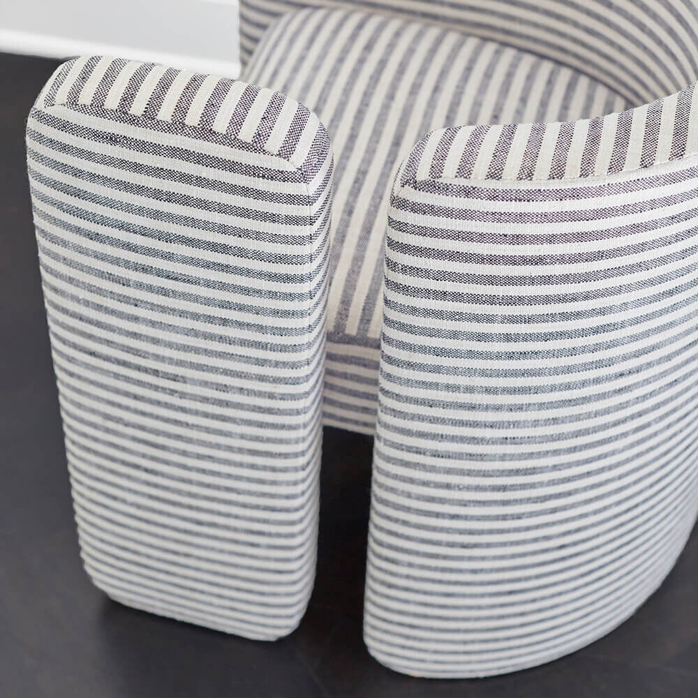 FAIRFAX CHAIR - Right Hand Facing