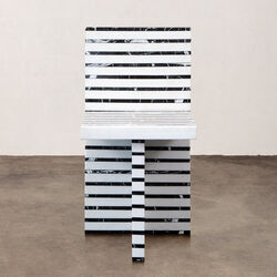 LINEAGE CHAIR