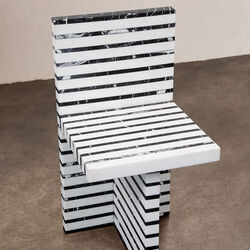 LINEAGE CHAIR