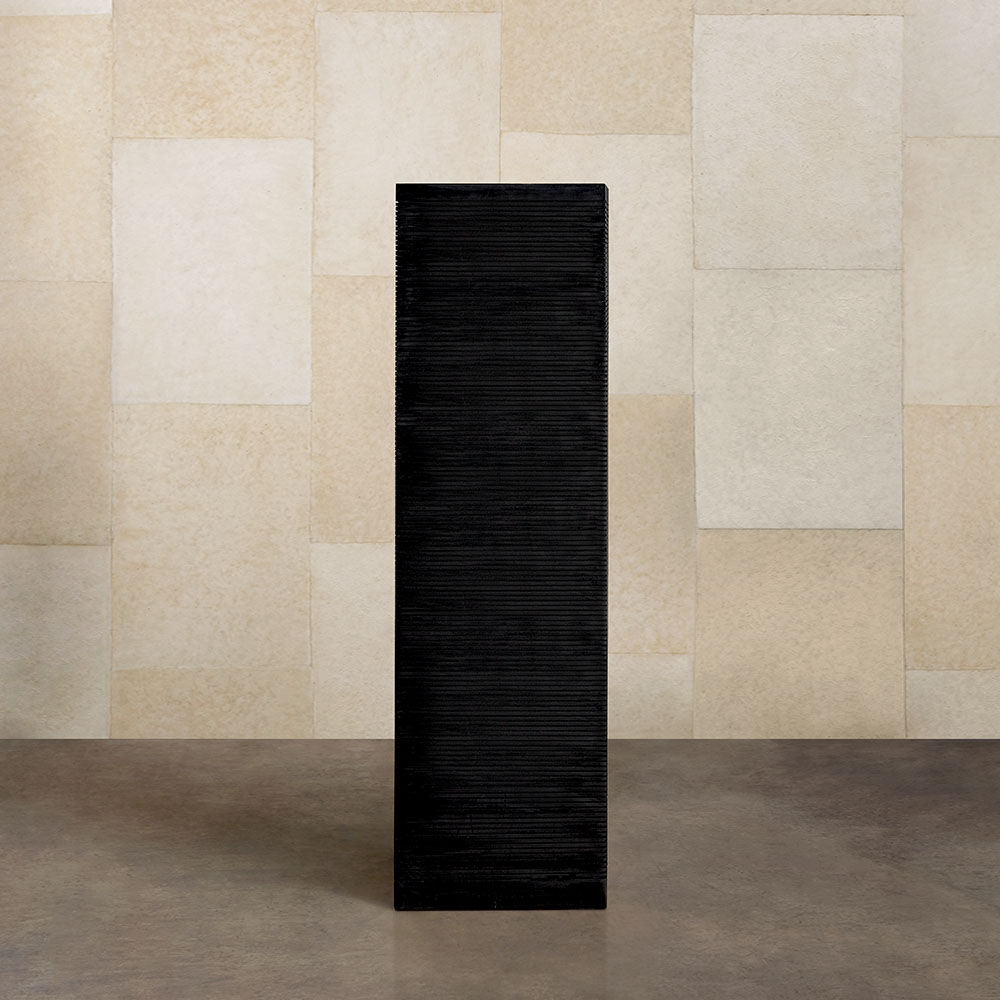 RIBBED COLUMN