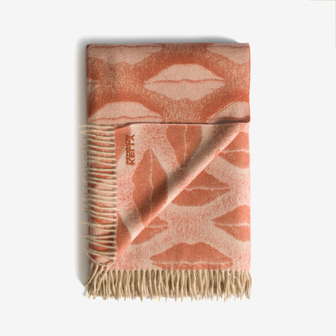 LUXE KISSES THROW
