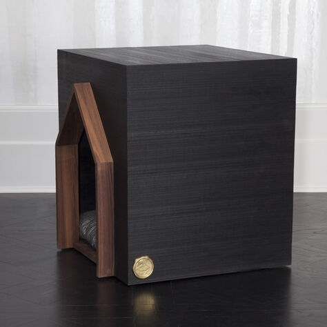 BEAU DOG HOUSE