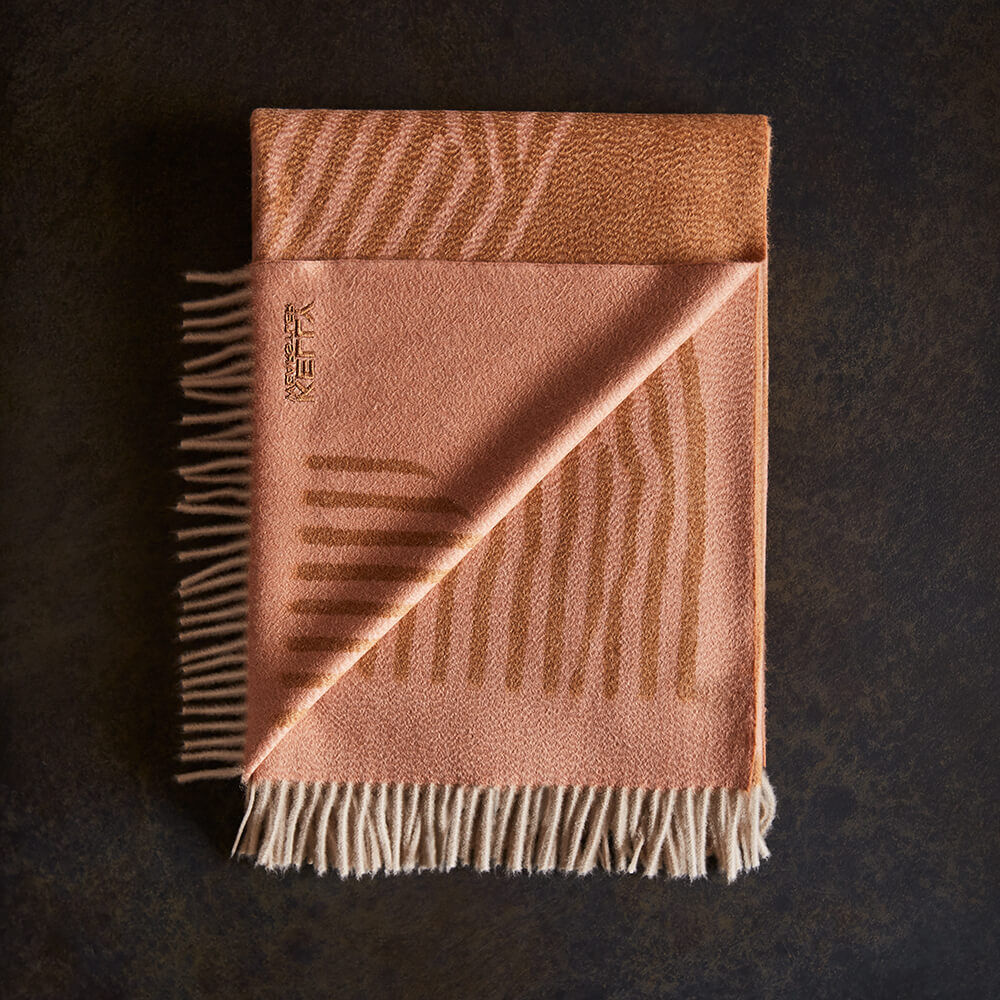 SUPERLUXE AVANT THROW