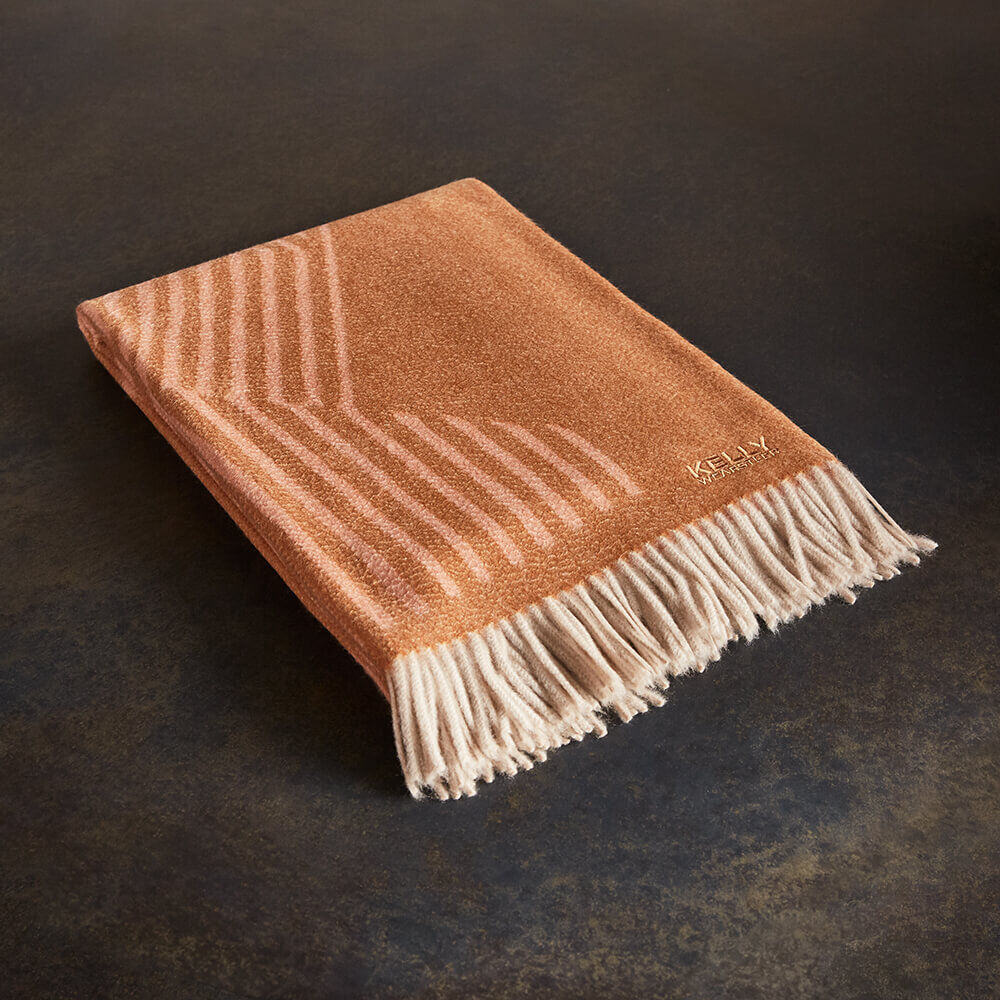 SUPERLUXE AVANT THROW