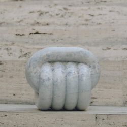 Nudo End Table