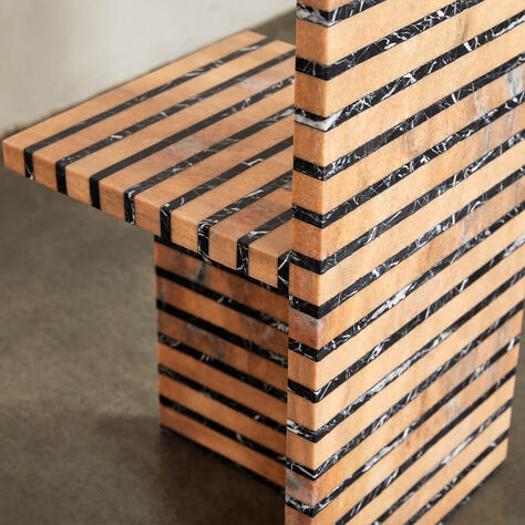 LINEAGE CHAIR