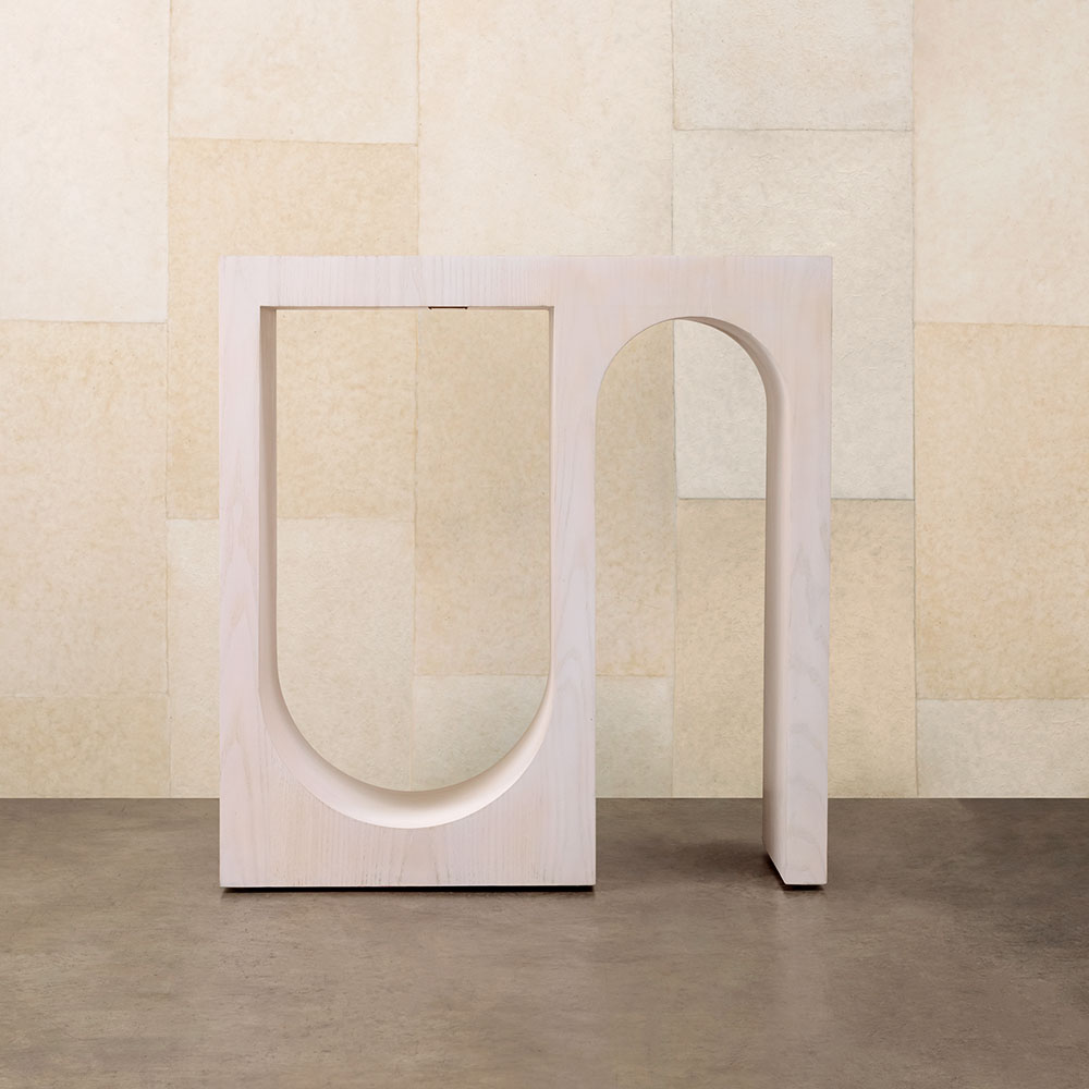 ROXBURY PETITE CONSOLE image number 1