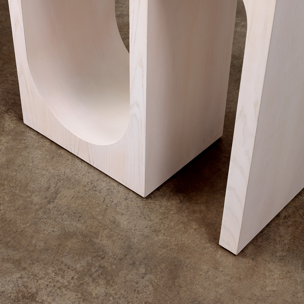 ROXBURY PETITE CONSOLE image number 4