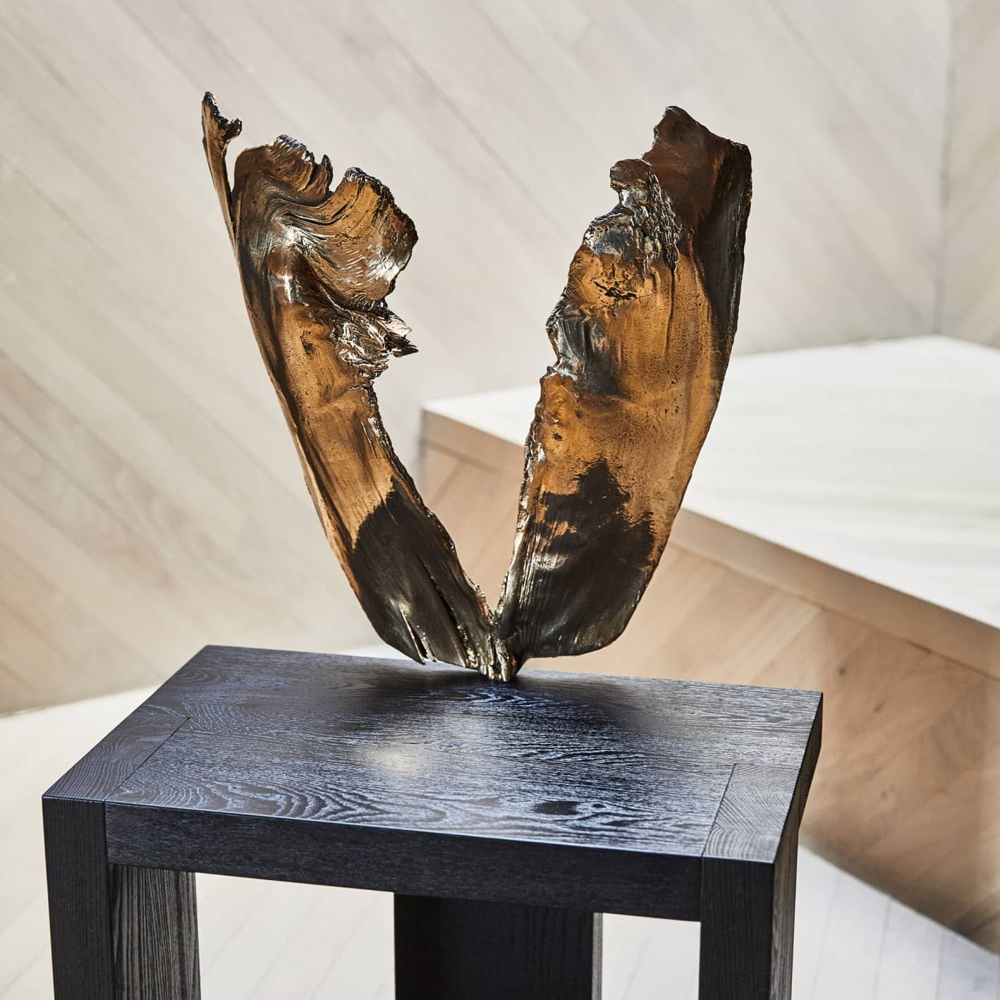 Paragon Chair image number 1