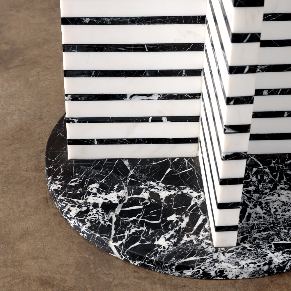 LINEAGE DINING TABLE image number 4