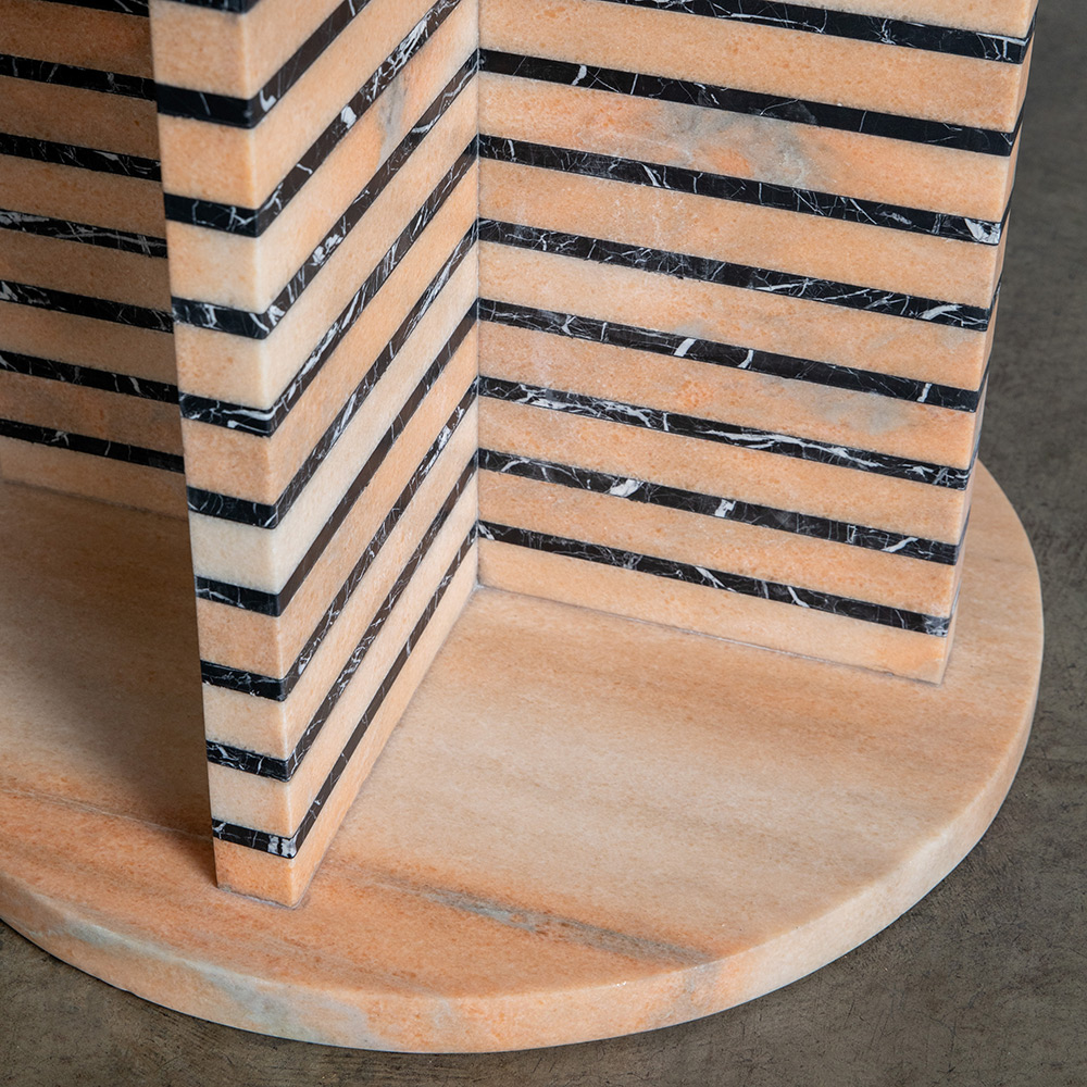 LINEAGE DINING TABLE image number 2
