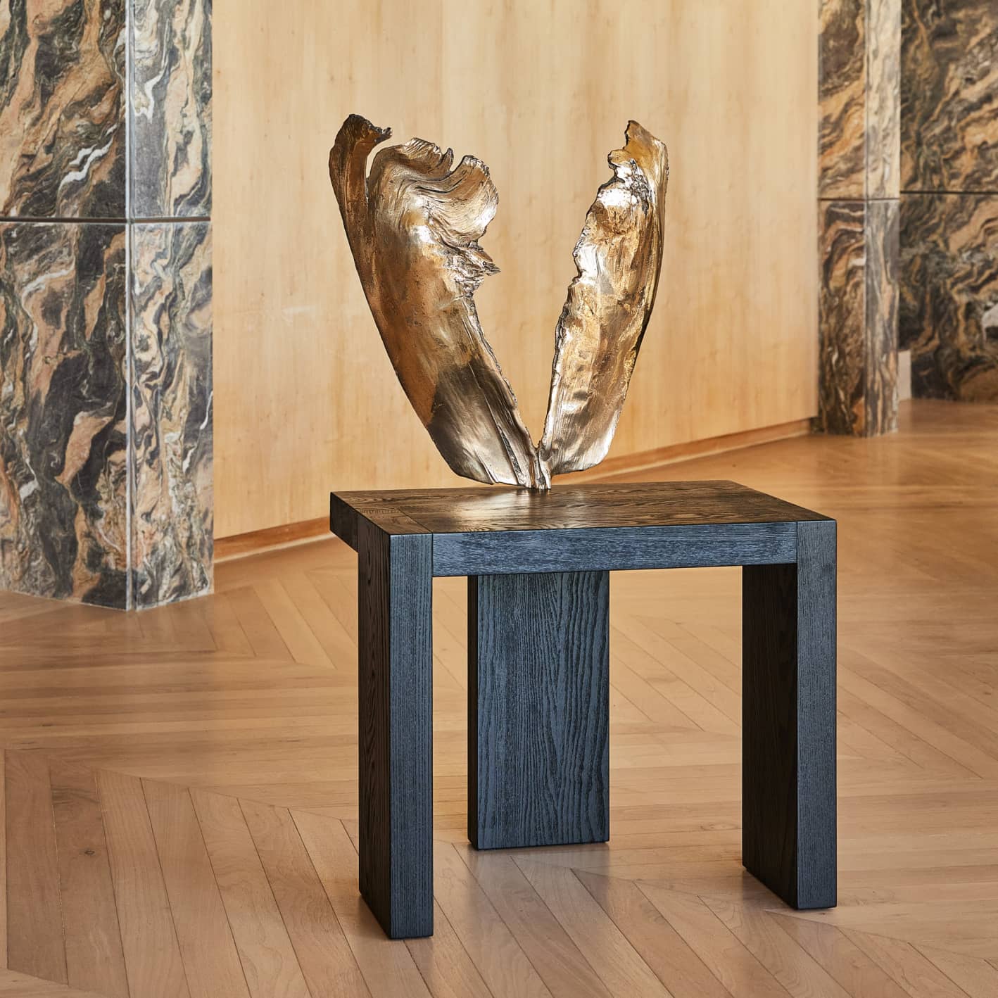 Paragon Chair image number 3