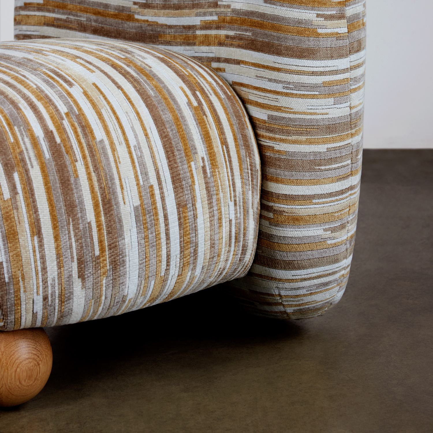 Morro Vanity Chair image number 4