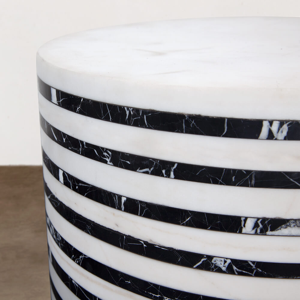 LINEAGE STOOL image number 3