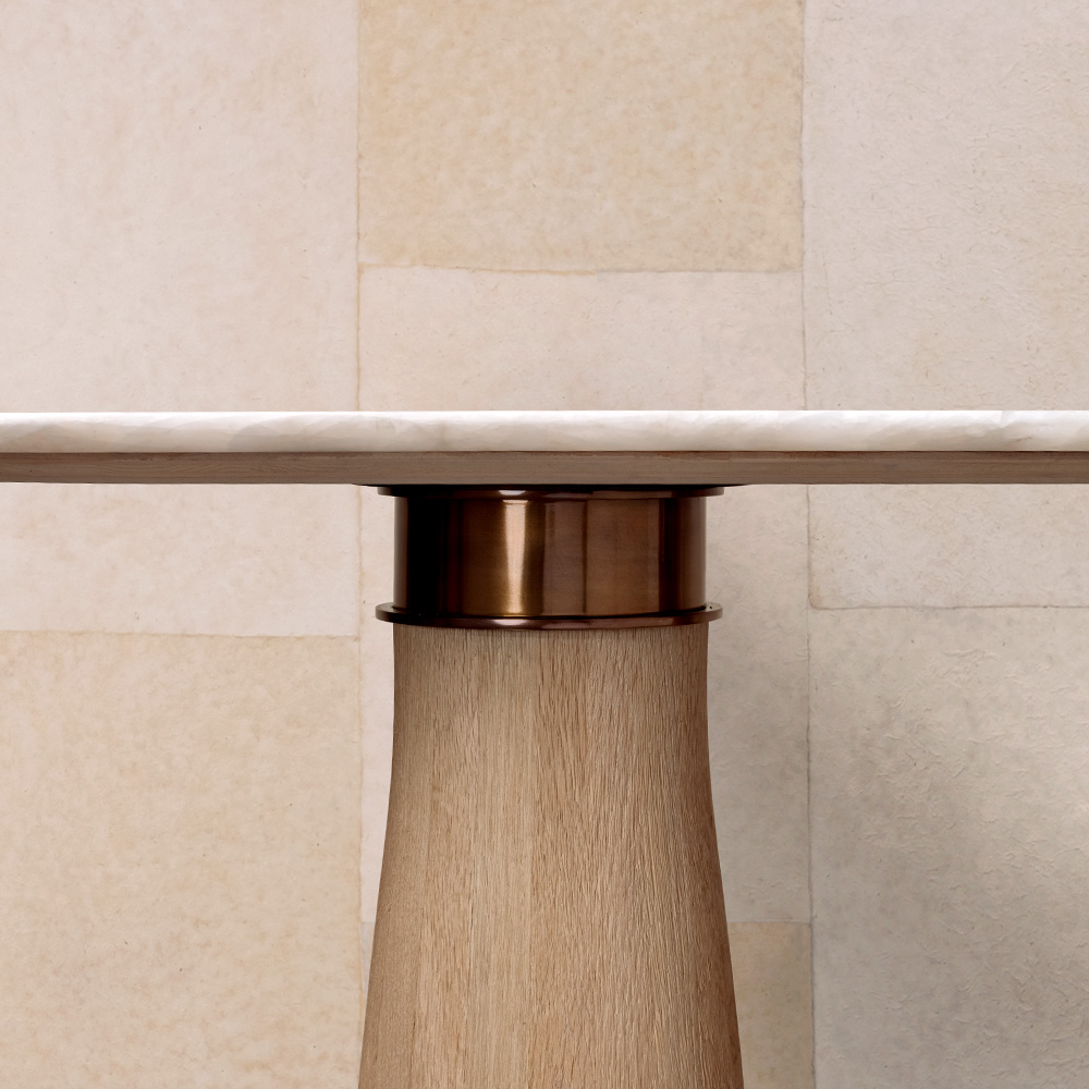 CAMDEN SVELTE TABLE