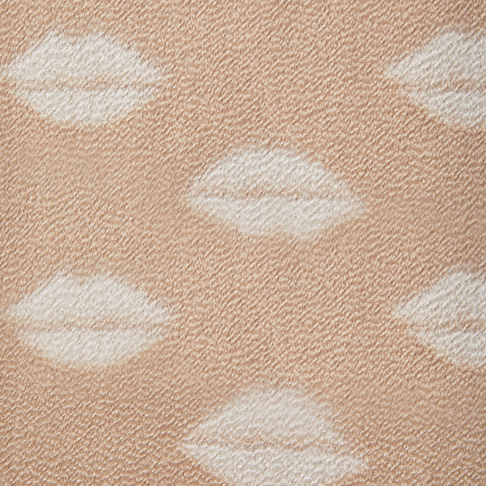 LUXE KISSES THROW image number 6