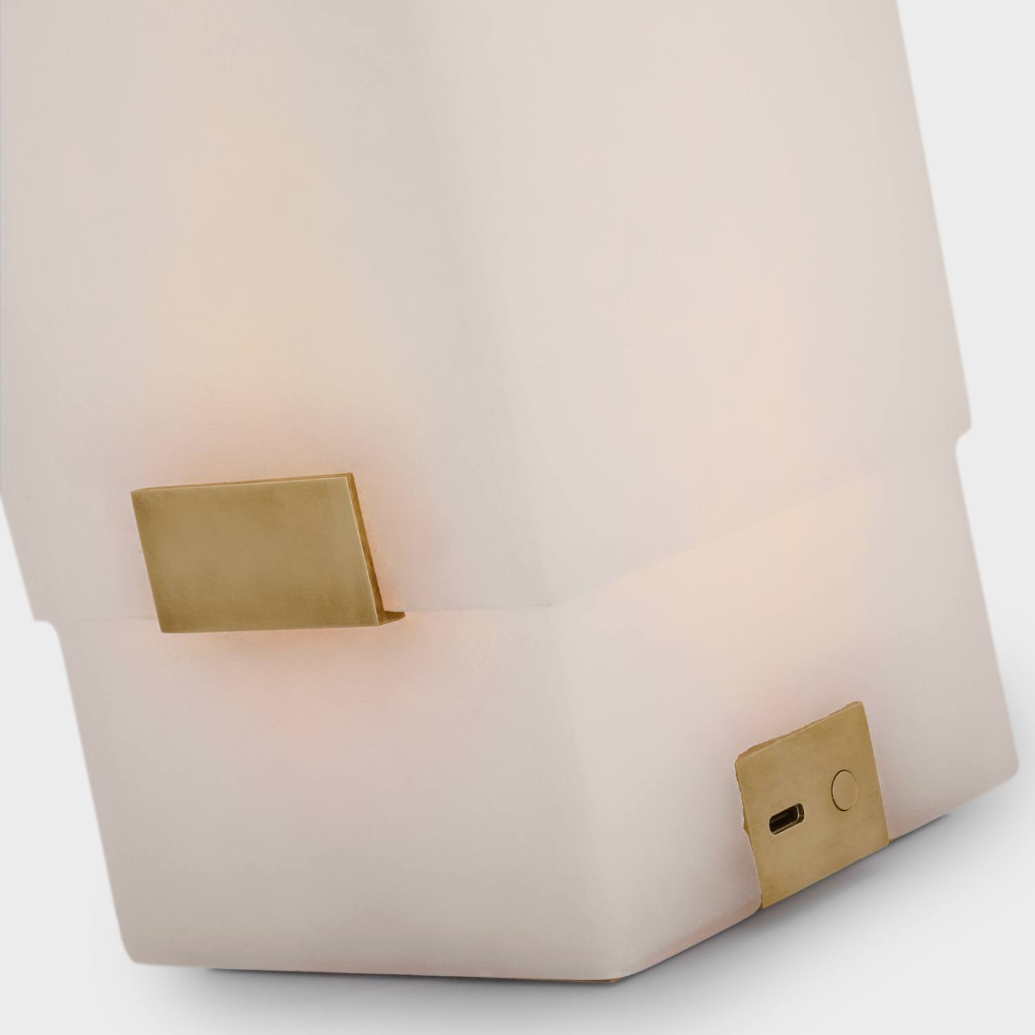Covet 16" Rechargeable Table Lamp