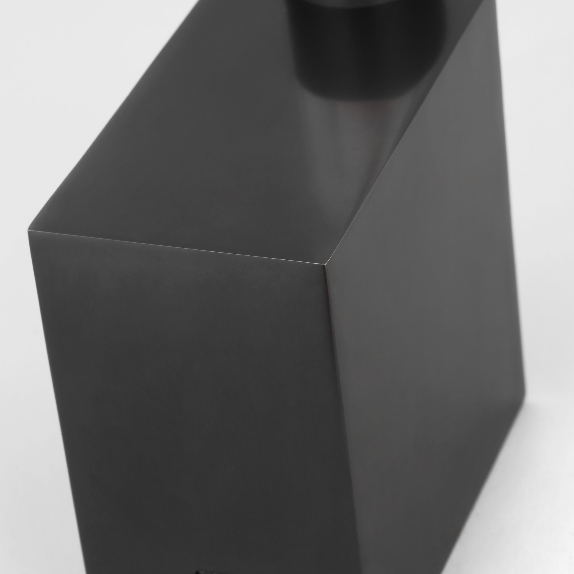 Phobos 15" Rechargeable Table Lamp image number 3