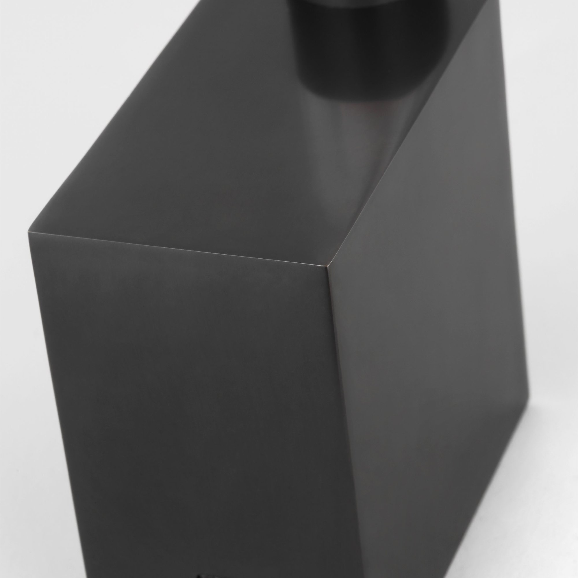 Phobos 15" Rechargeable Table Lamp image number 3