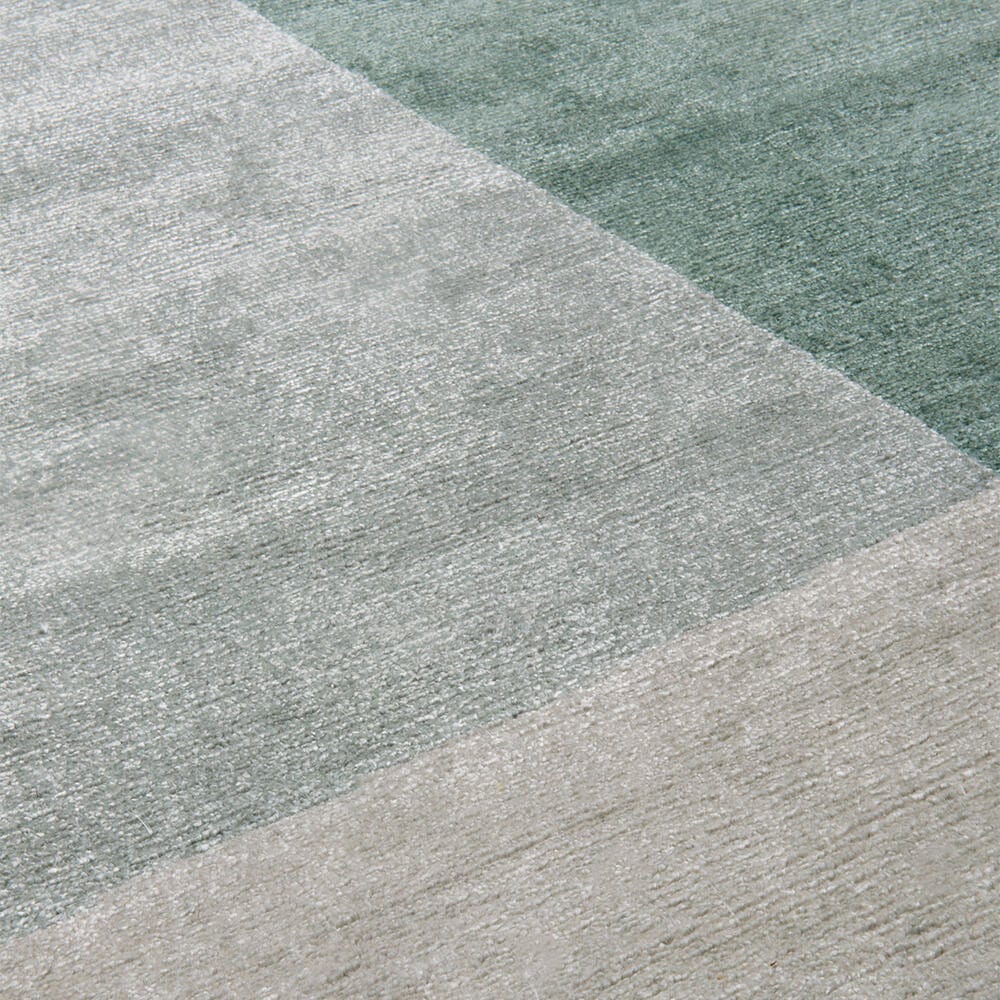 District Rug image number 2