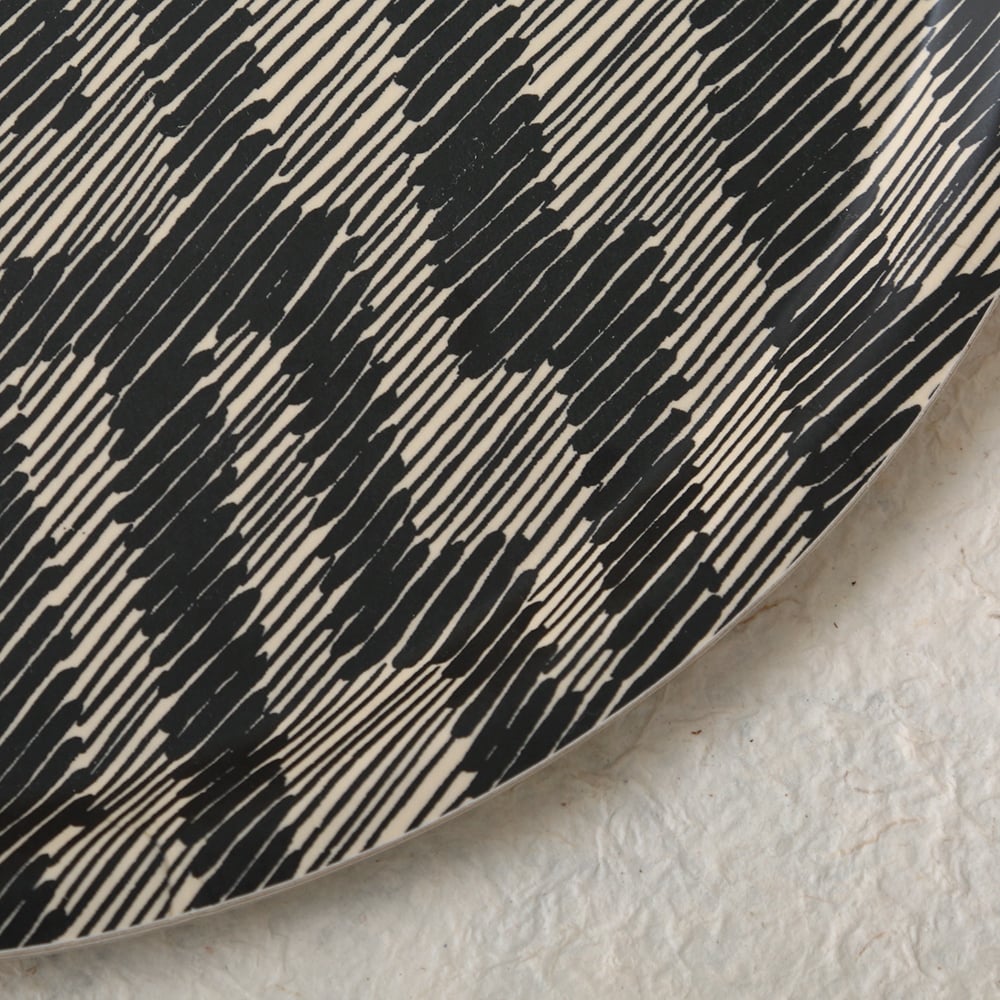 VERGE ROUND TRAY