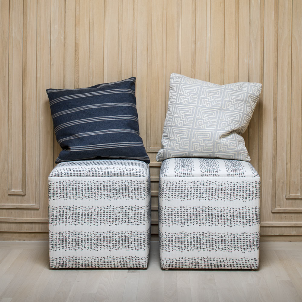 BALBOA OUTDOOR PILLOW - SMOKE image number 0