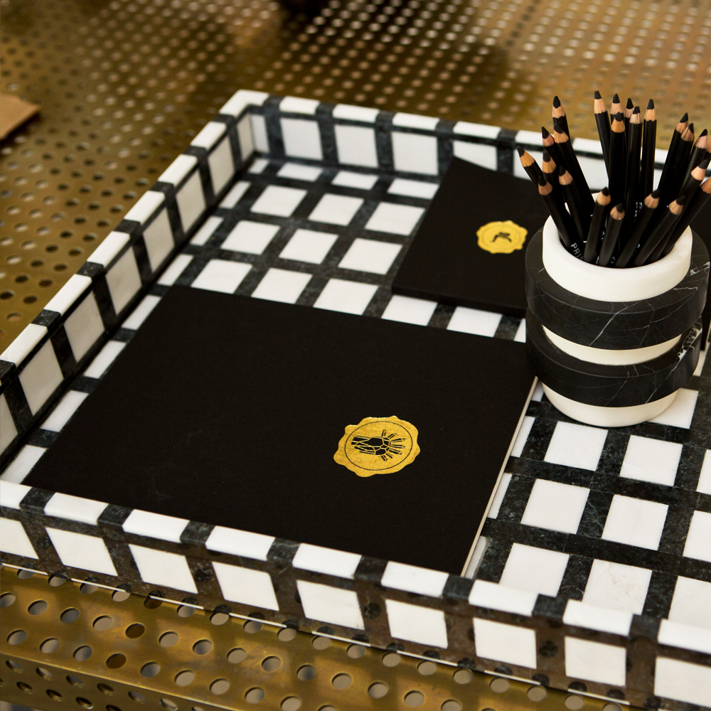 GRAPHIC TRAY image number 4