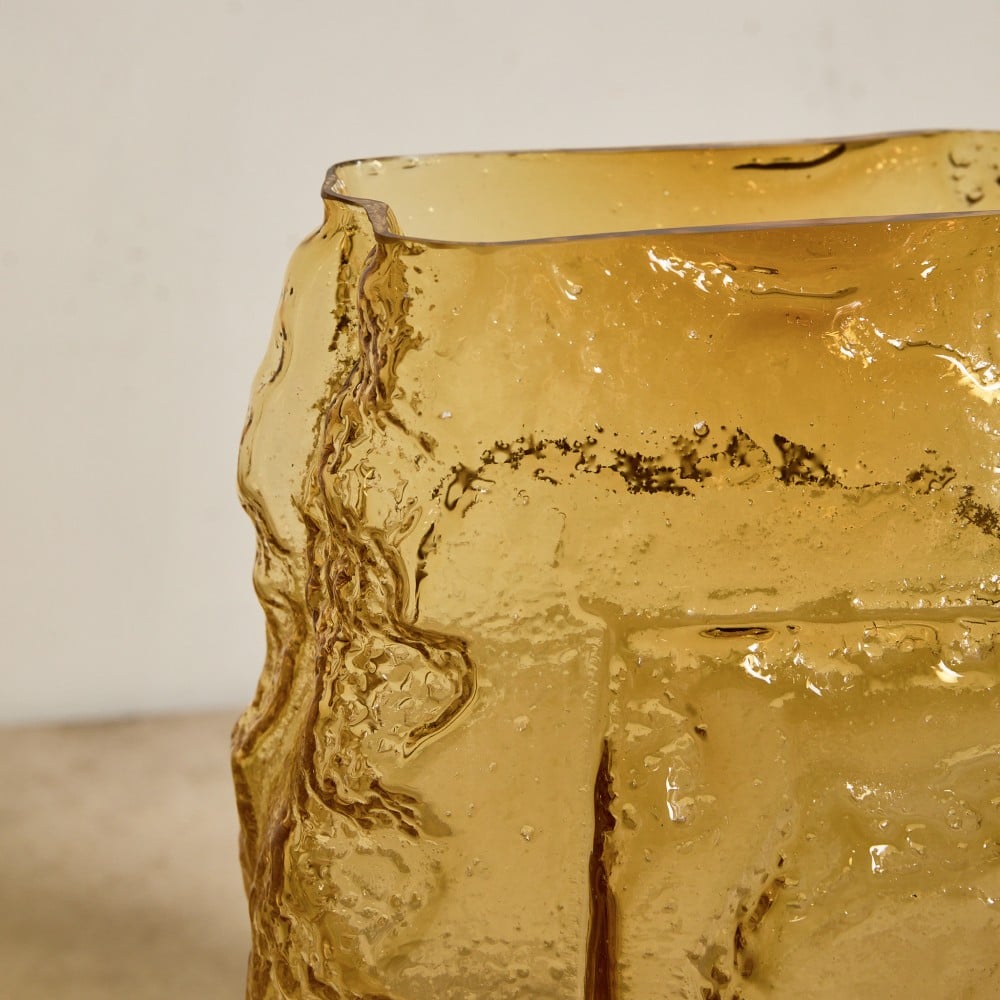 Foam-Crafted Fusion Vase