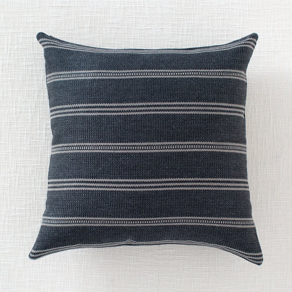 OJAI OUTDOOR PILLOW - GRAPHITE image number 0