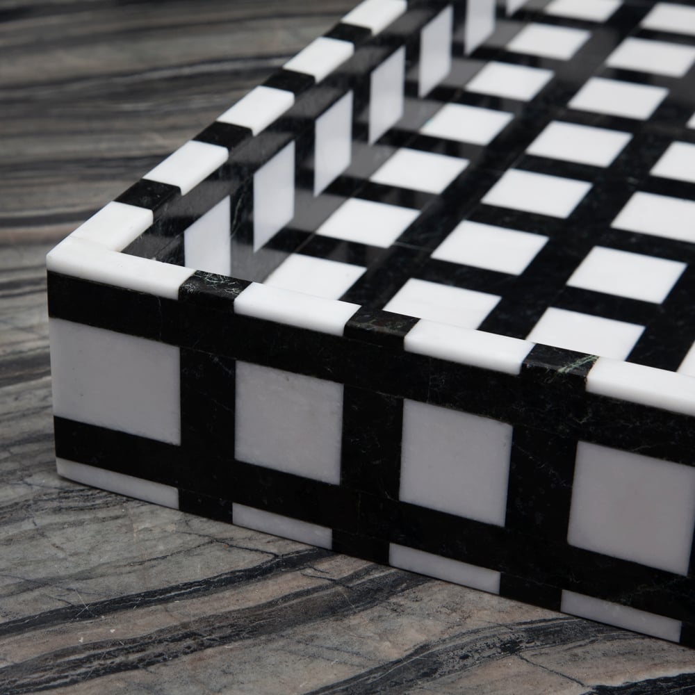 GRAPHIC TRAY
