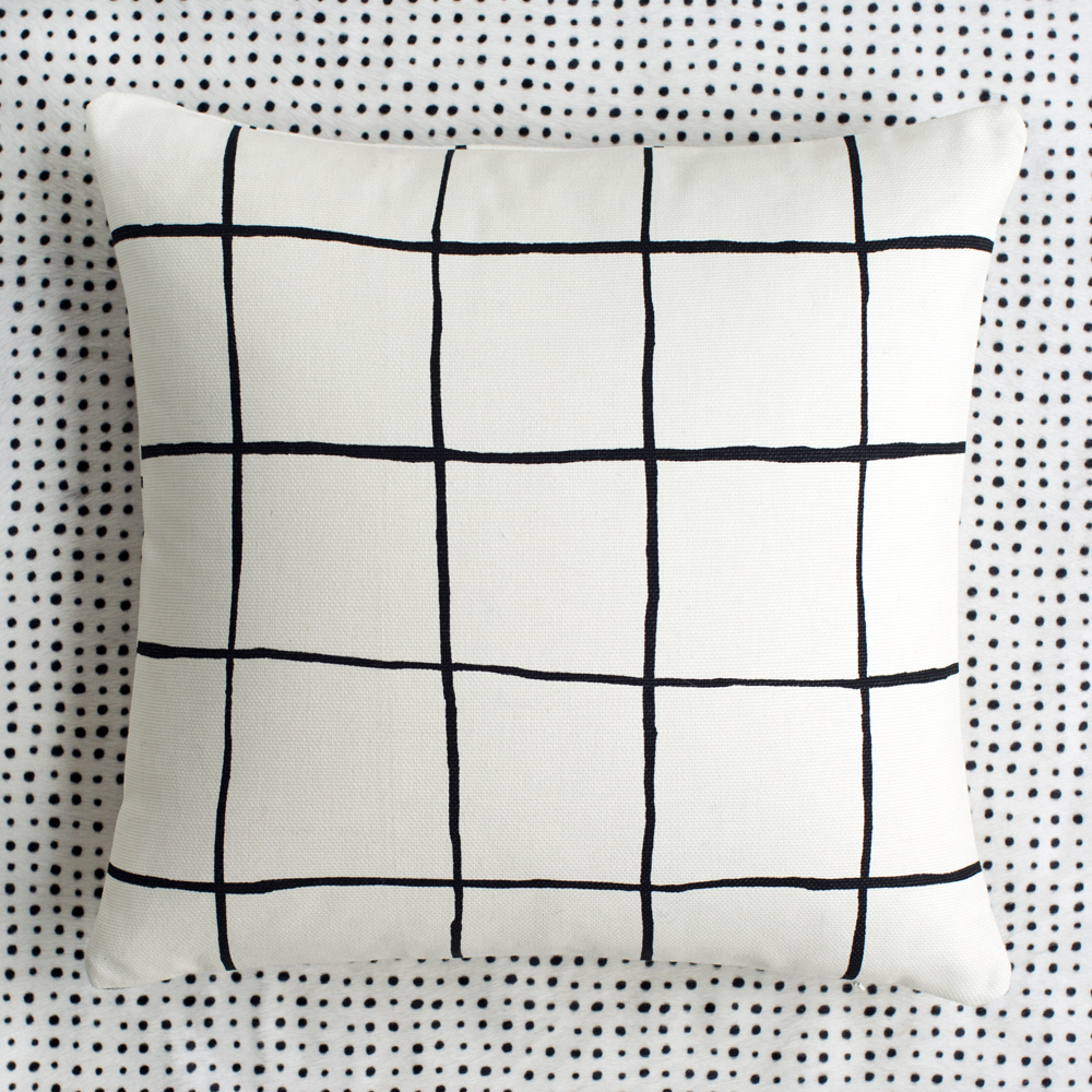 COQUETTE PILLOW-IVORY BLACK