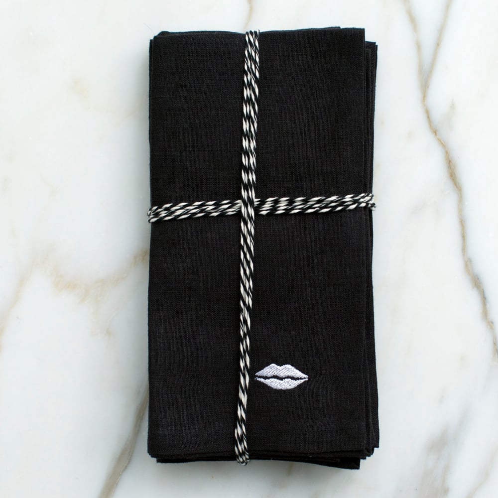 KISS DINNER NAPKINS - BLACK image number 1