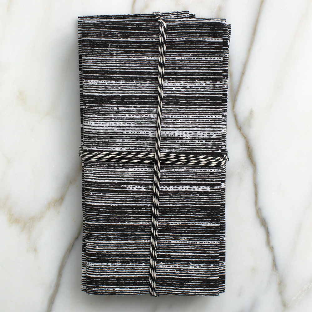 STRIATED DINNER NAPKINS - BLACK