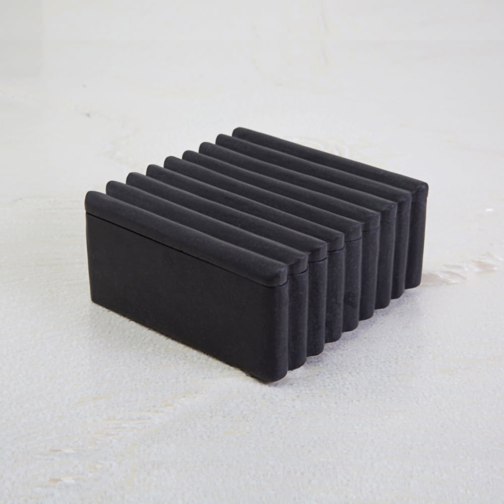 LAUREL RIBBED BOX SQUARE
